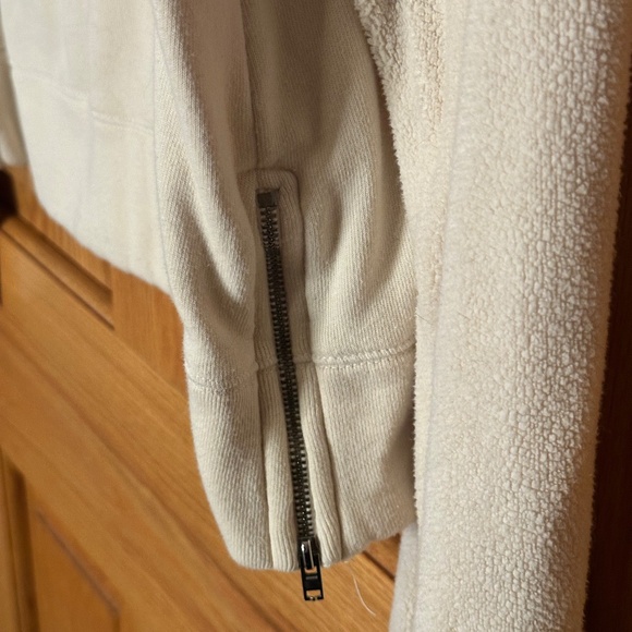 MONROW - Mixed Material Sweatshirt - Size Medium - Picture 3 of 6